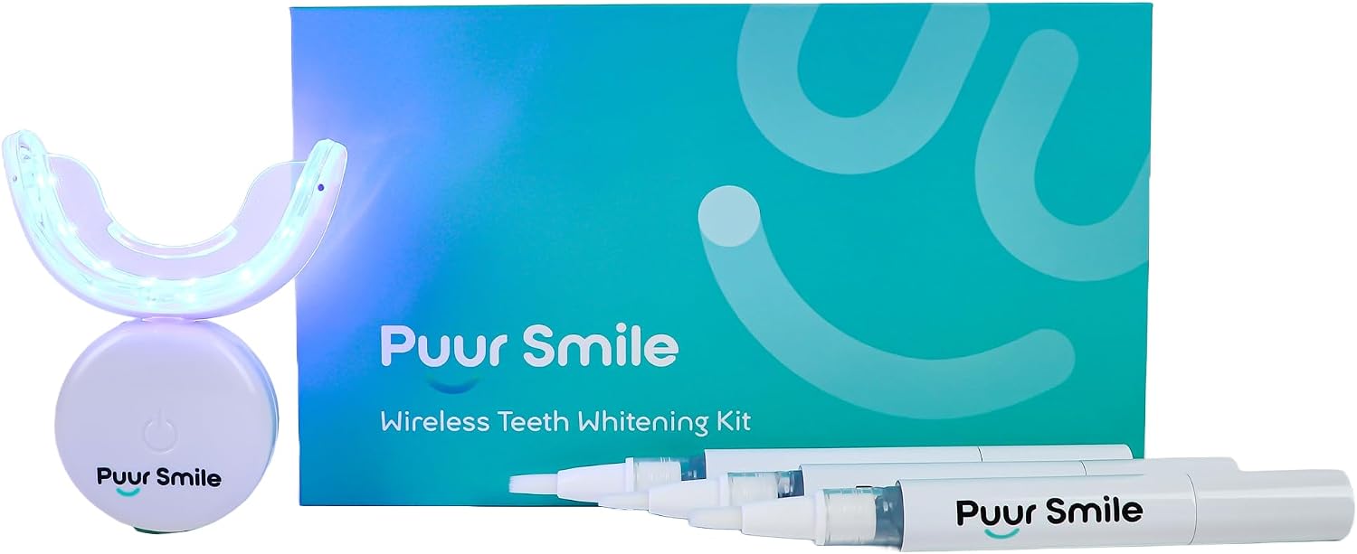Highlights the full kit contents and establishes the product as a complete at-home whitening solution.