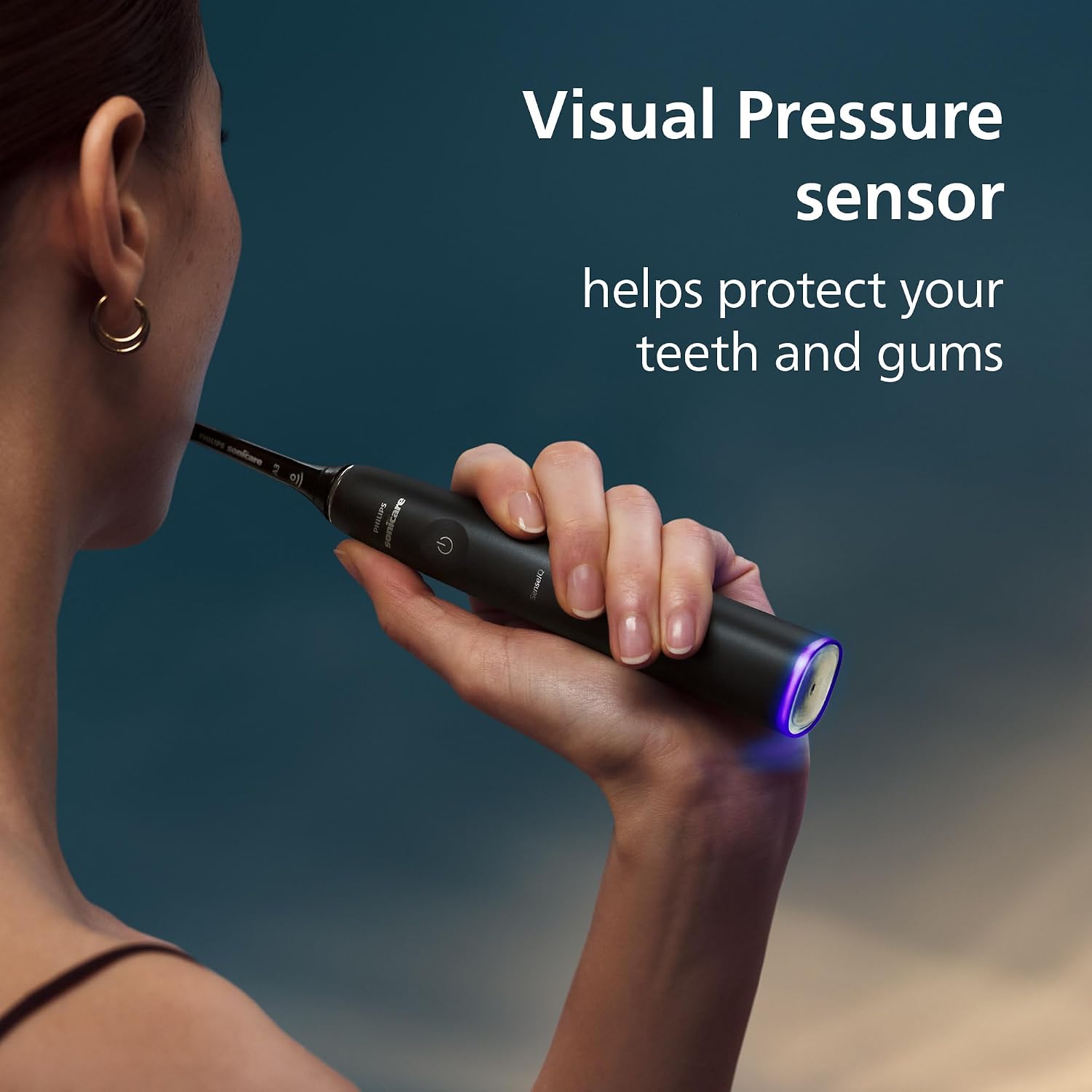 Brush head technology and the cleaning-focused engineering behind the model.
